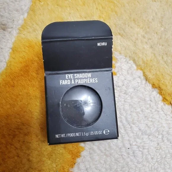 MAC Eyeshadow in Nehru - Picture 1 of 1